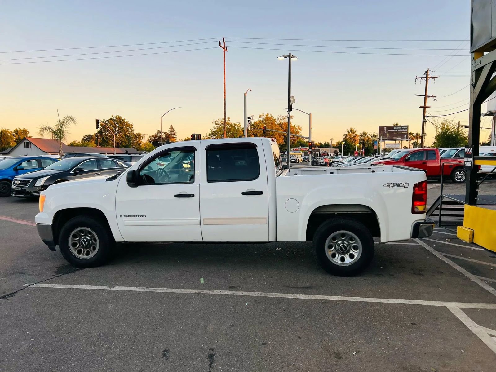 Used 2007 GMC Sierra 1500 SLE w/ SLE/SLT Trailering Package image 8