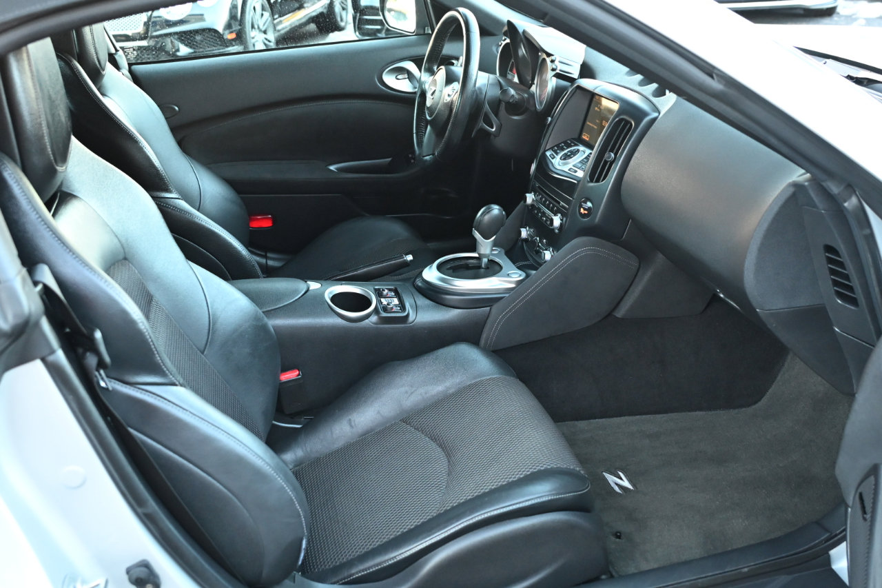 Used 2014 Nissan 370Z Touring w/ Sport Package image 29