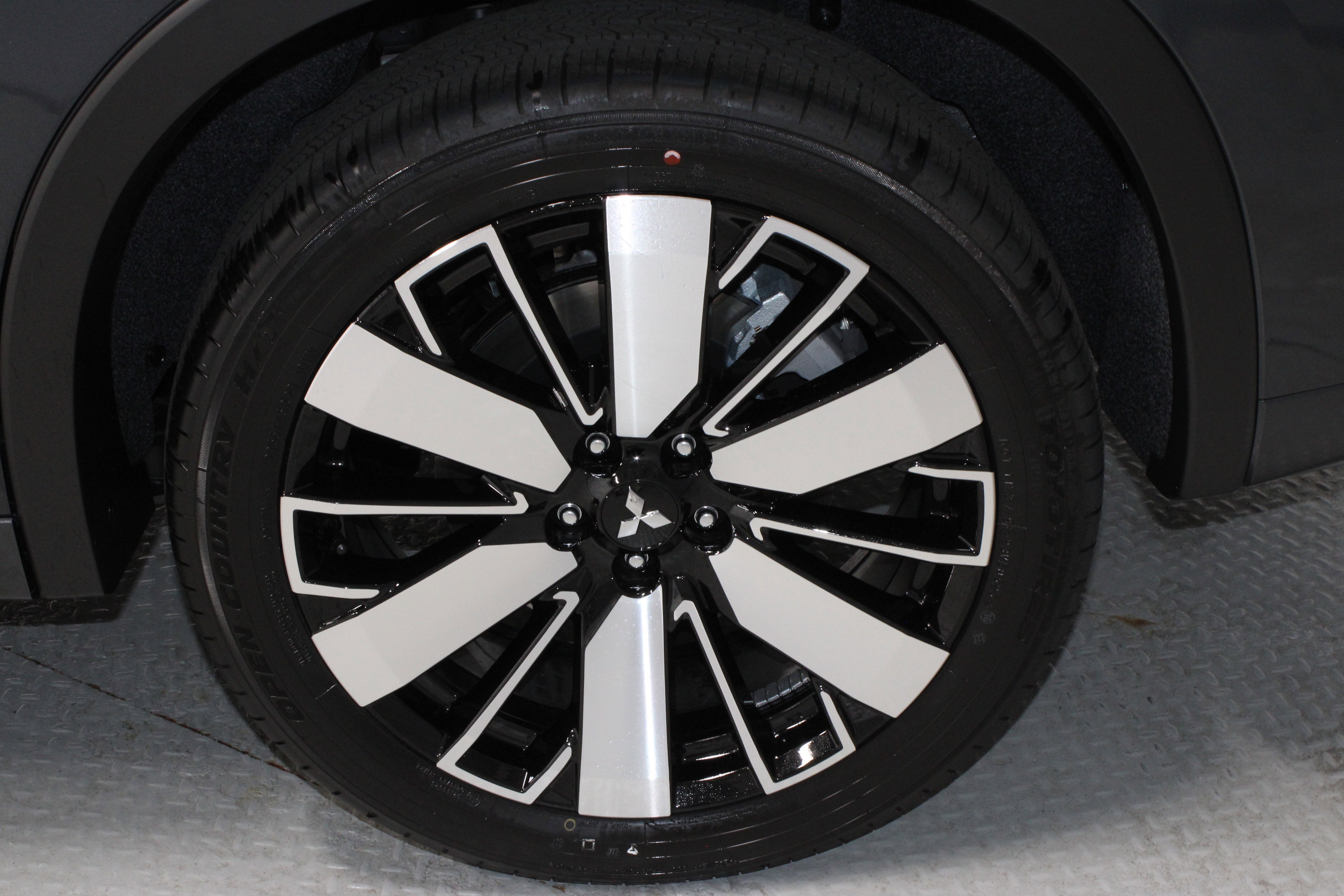 New 2025 Mitsubishi Outlander SEL image 37