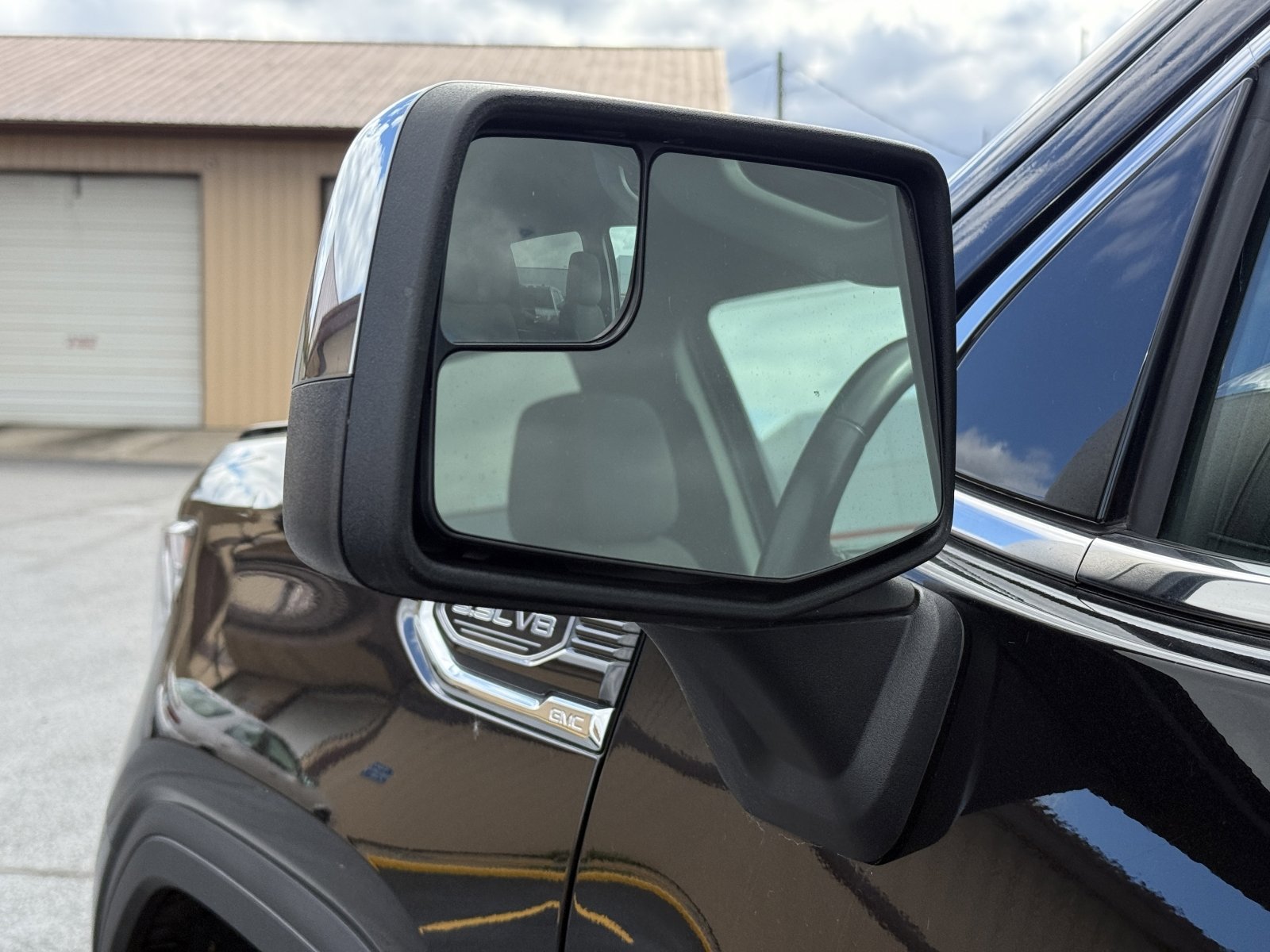 Used 2022 GMC Sierra 1500 SLE image 18
