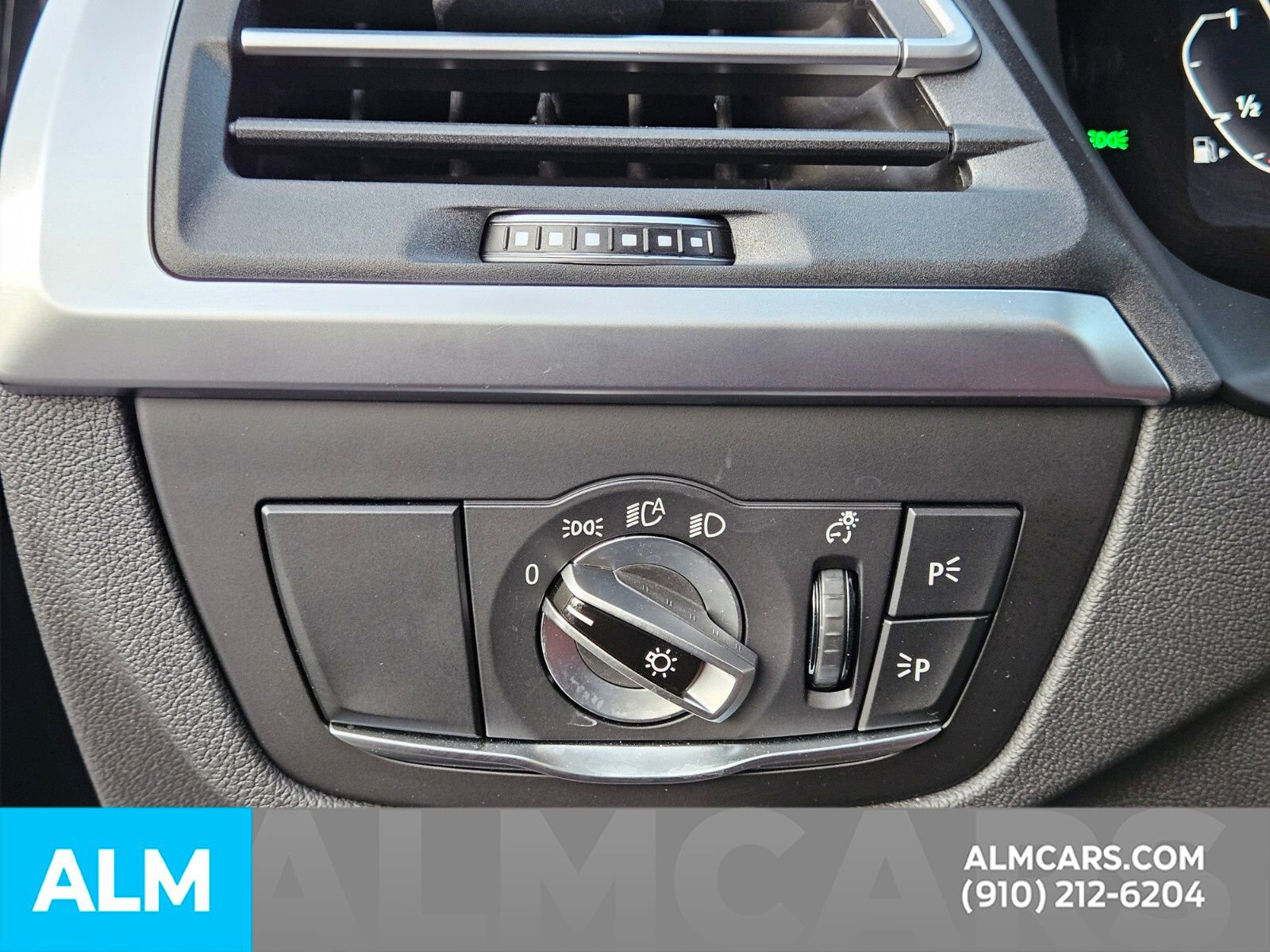 Used 2025 BMW X4 xDrive30i AWD/4WD image 30