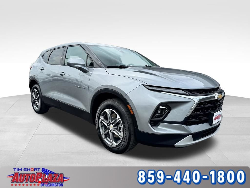 Used 2025 Chevrolet Blazer LT AWD/4WD image 8