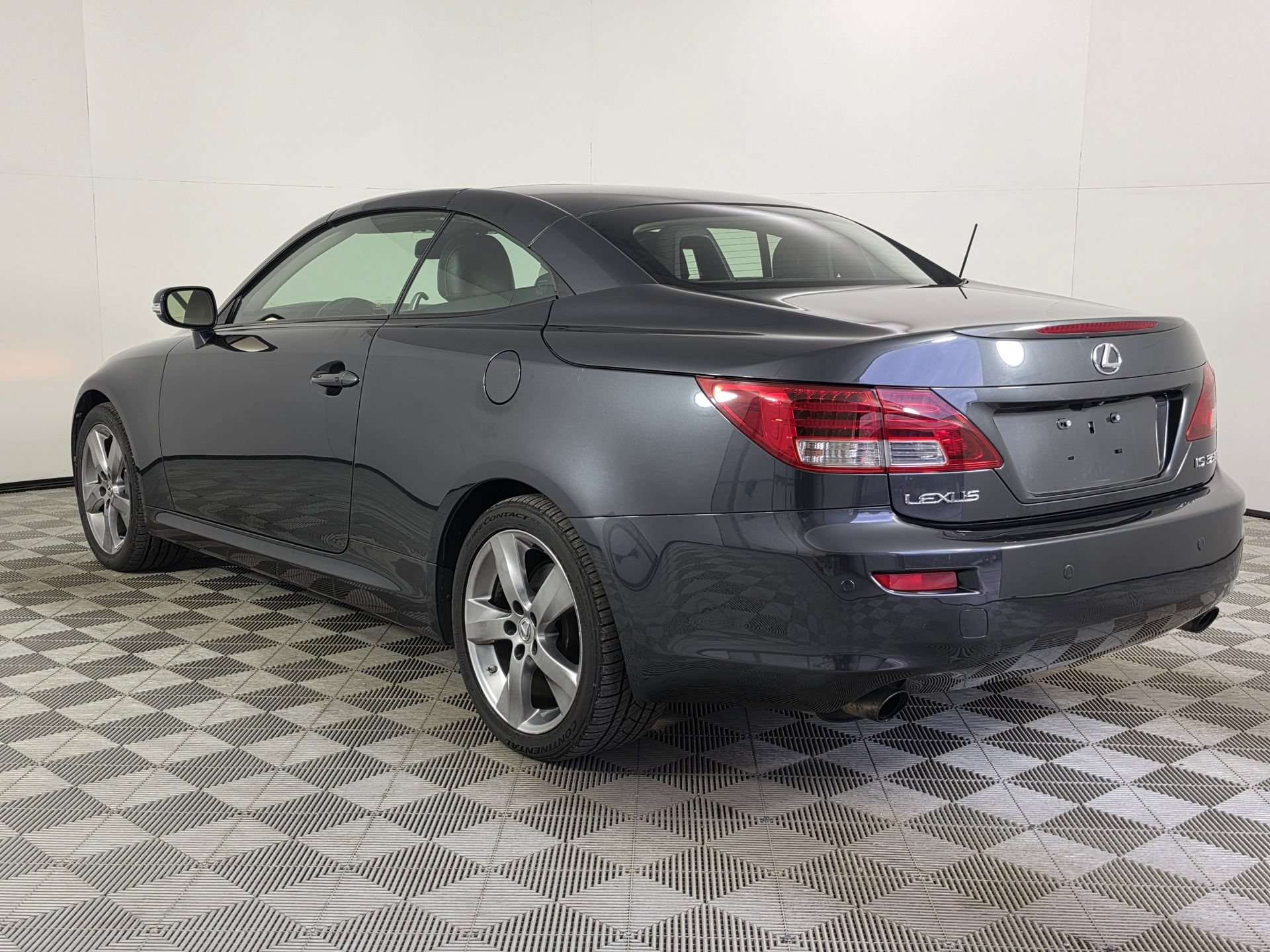 Used 2010 Lexus IS 350C RWD image 5