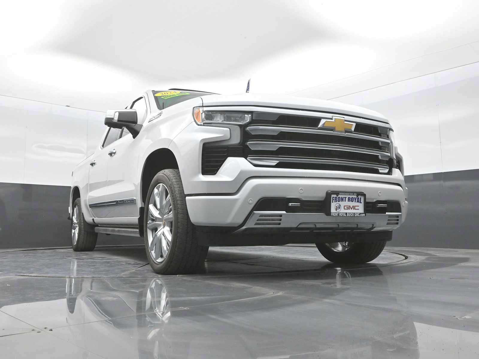 Used 2024 Chevrolet Silverado 1500 High Country w/ High Country Premium Package AWD/4WD image 41