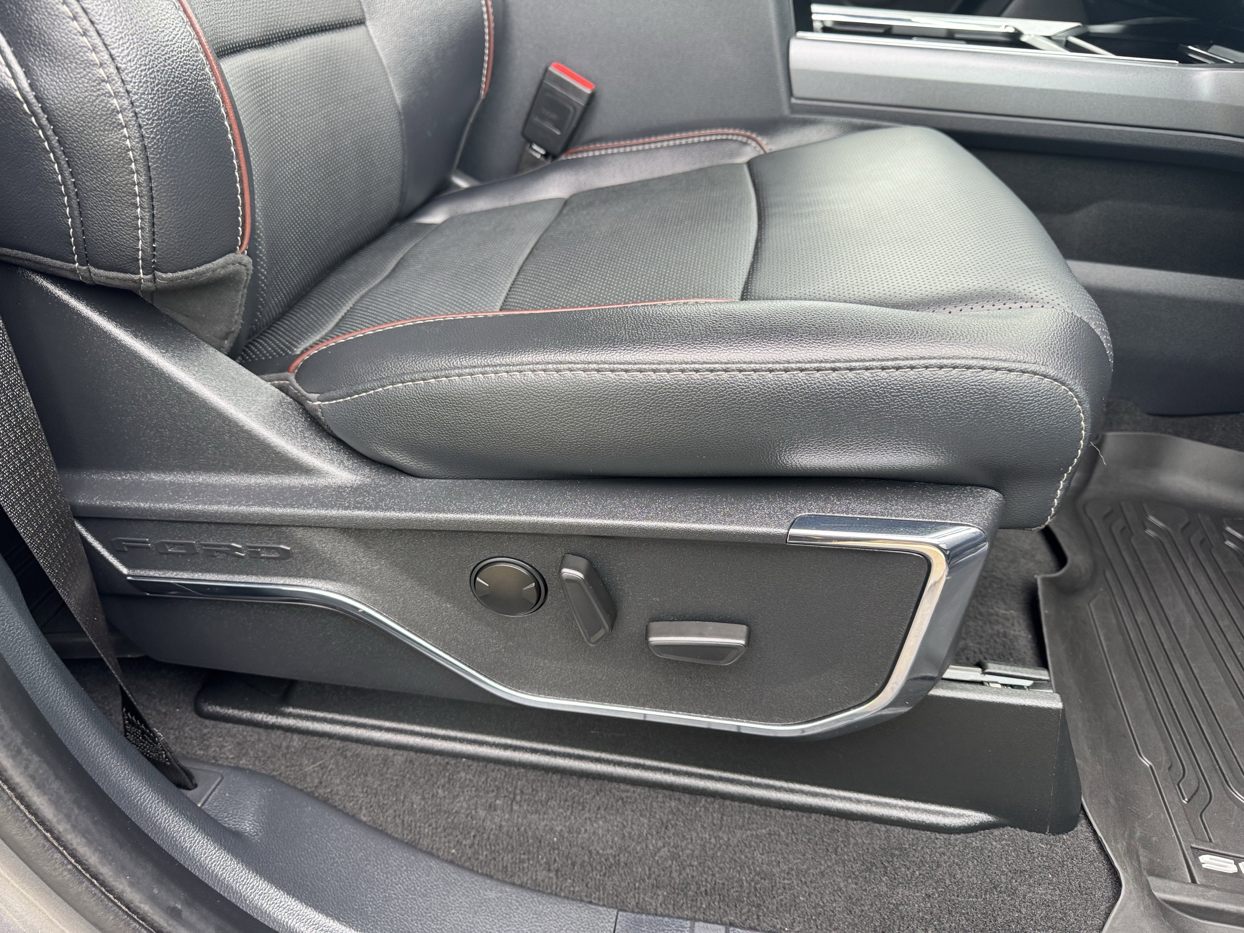 Used 2023 Ford F450 Lariat w/ Lariat Ultimate Package image 24