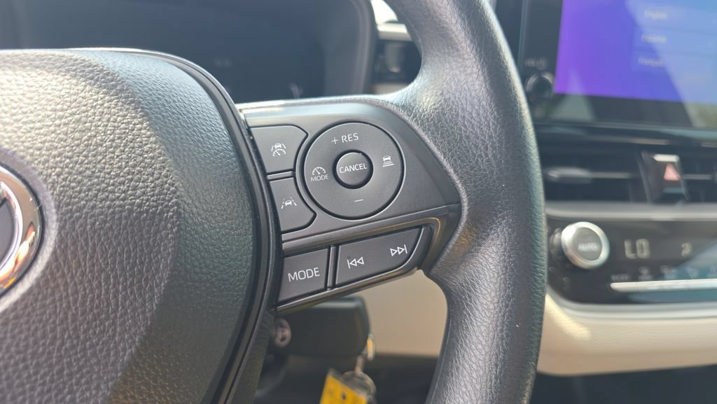 Used 2026 Toyota Corolla LE FWD image 23