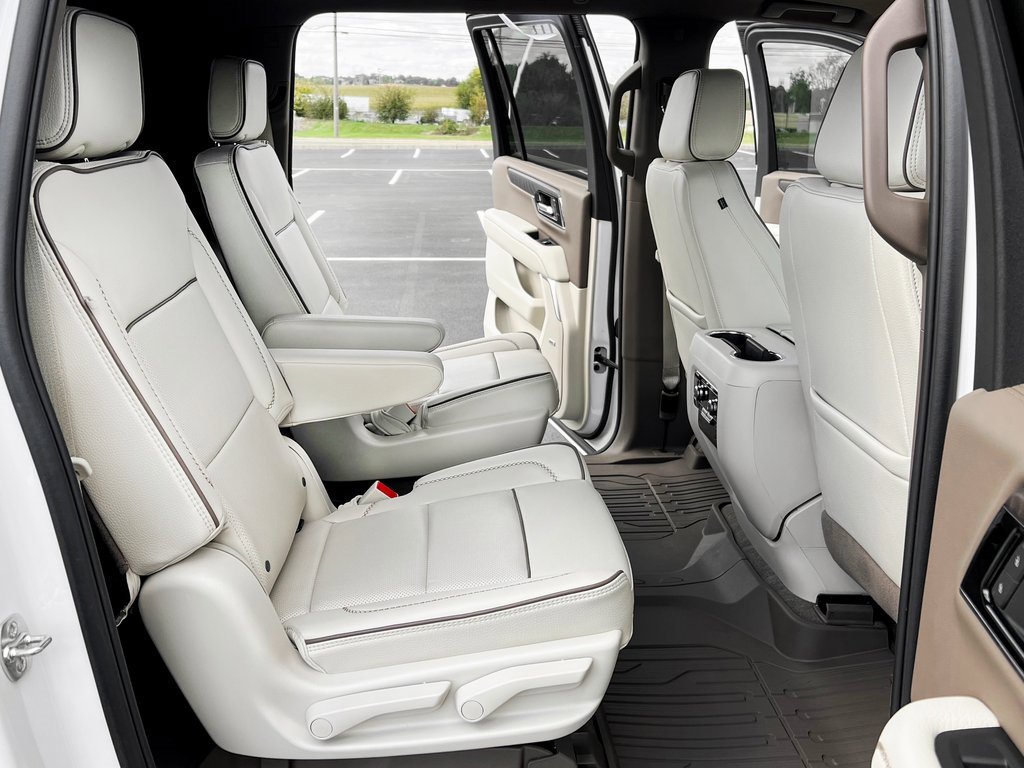 Used 2025 GMC Yukon XL Denali image 24