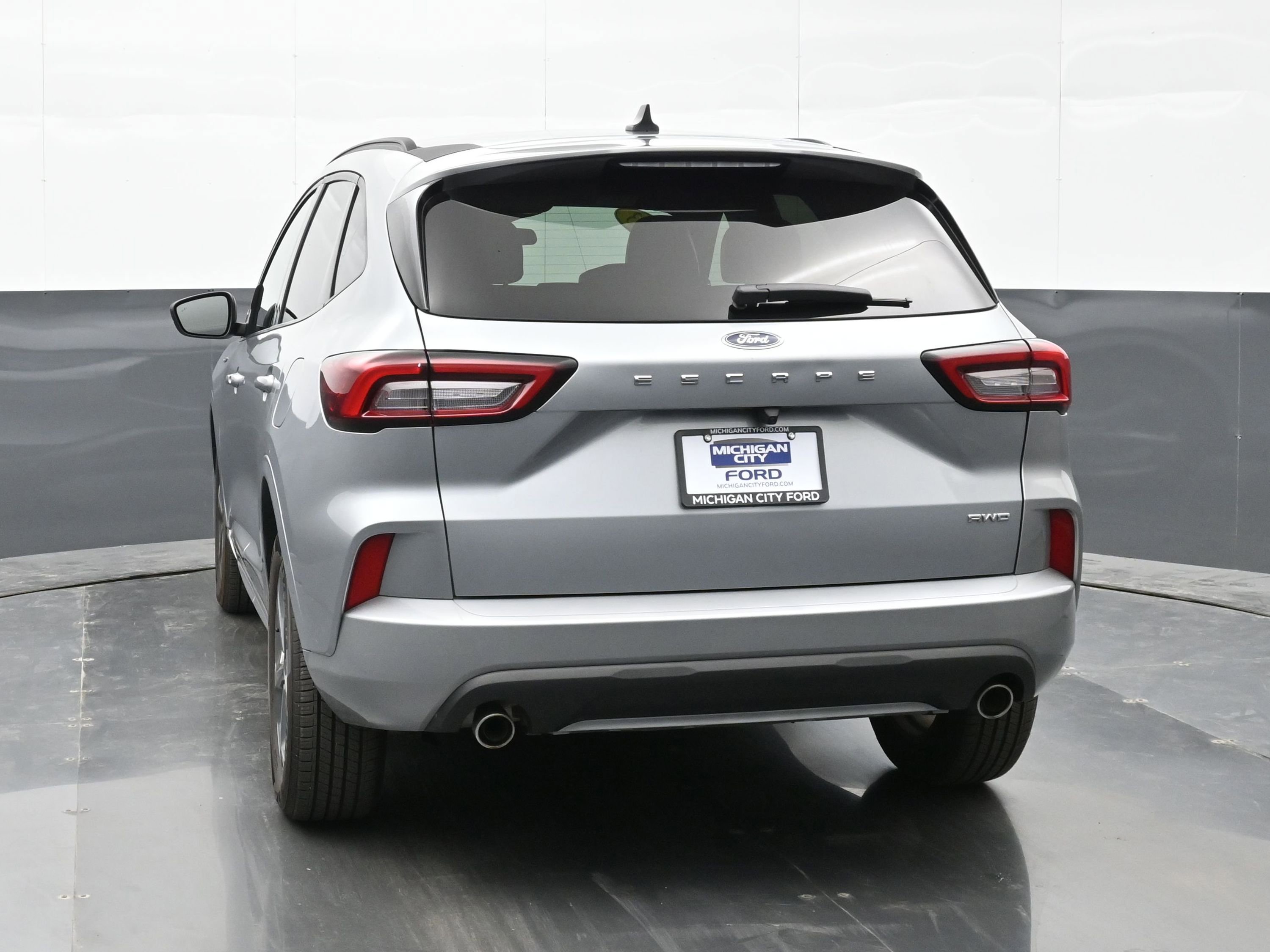 Used 2023 Ford Escape ST-Line image 2