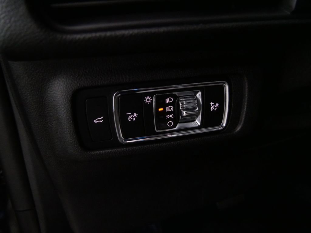 Used 2023 Lincoln Corsair Reserve w/ Towing Package image 15