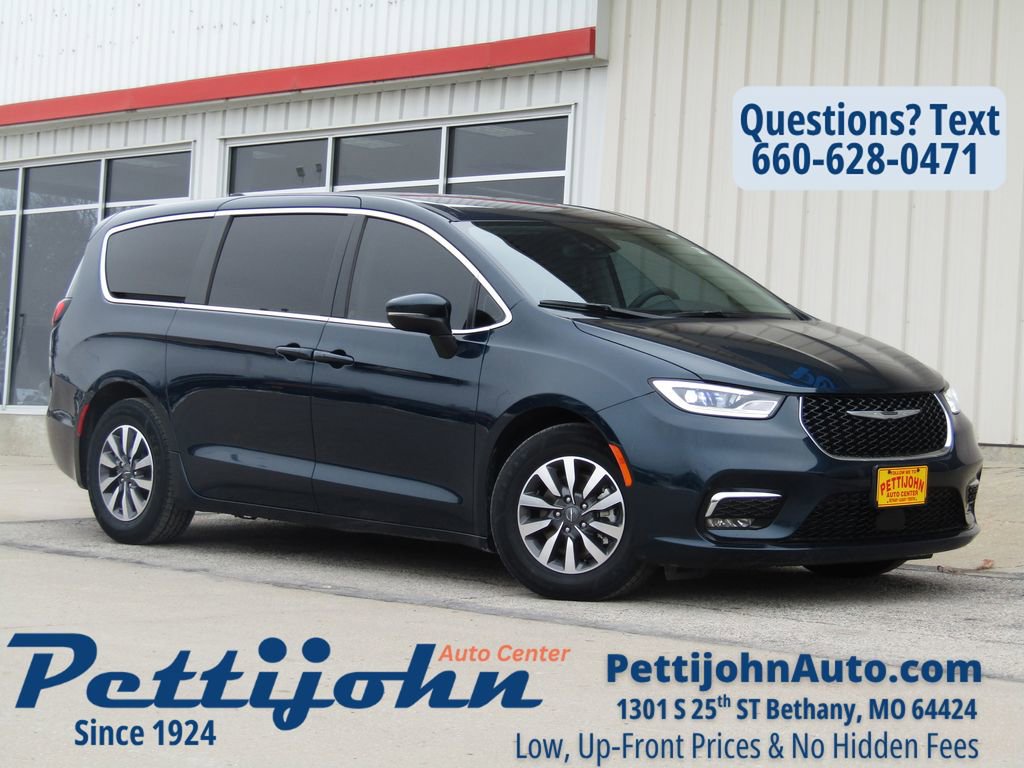 Used 2023 Chrysler Pacifica Touring-L image 1