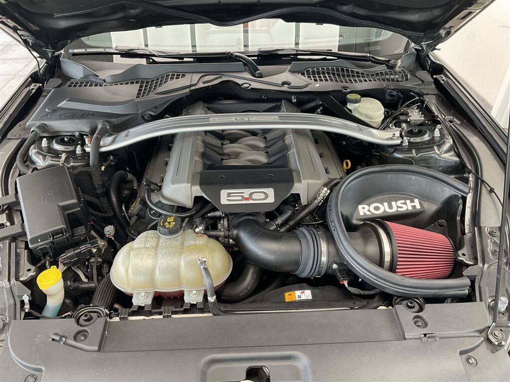 Used 2017 Ford Mustang GT Premium w/ GT Performance Package RWD image 22