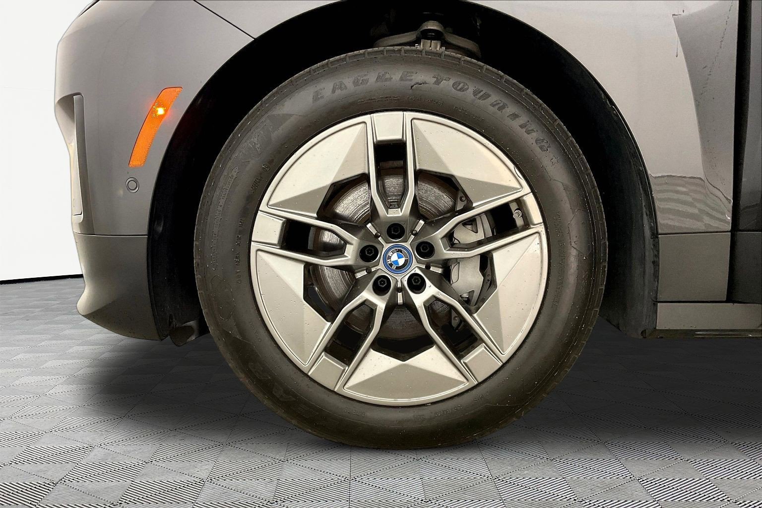 Certified 2022 BMW iX xDrive50 w/ Premium Package AWD/4WD image 13