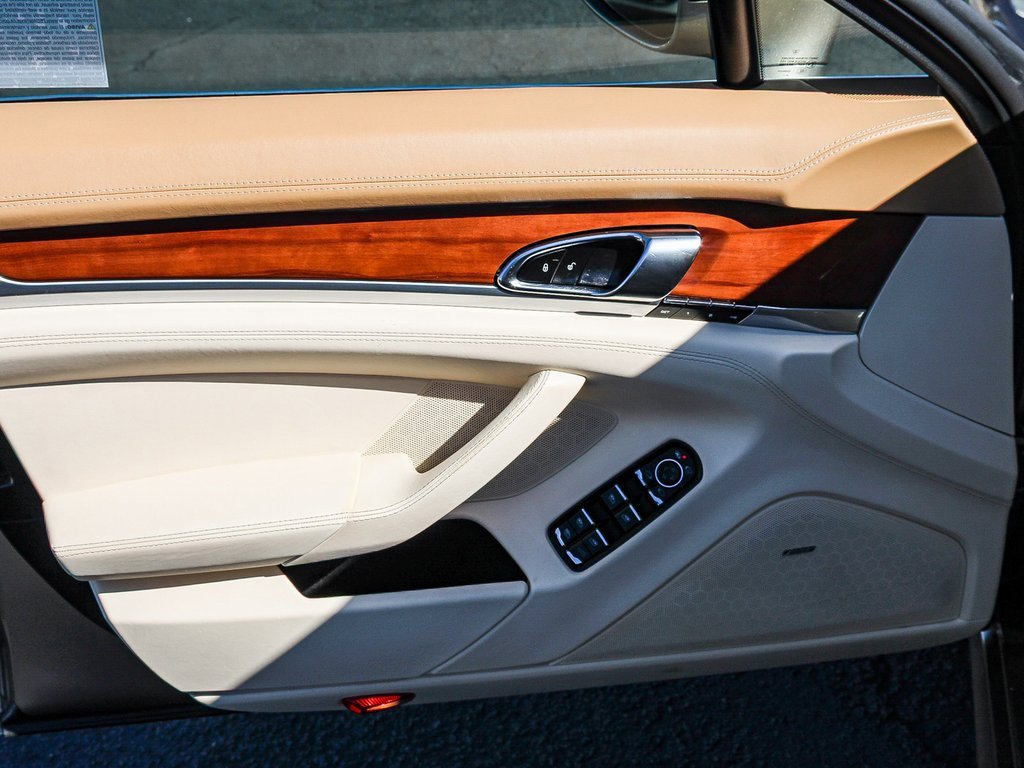 Used 2015 Porsche Panamera S image 23