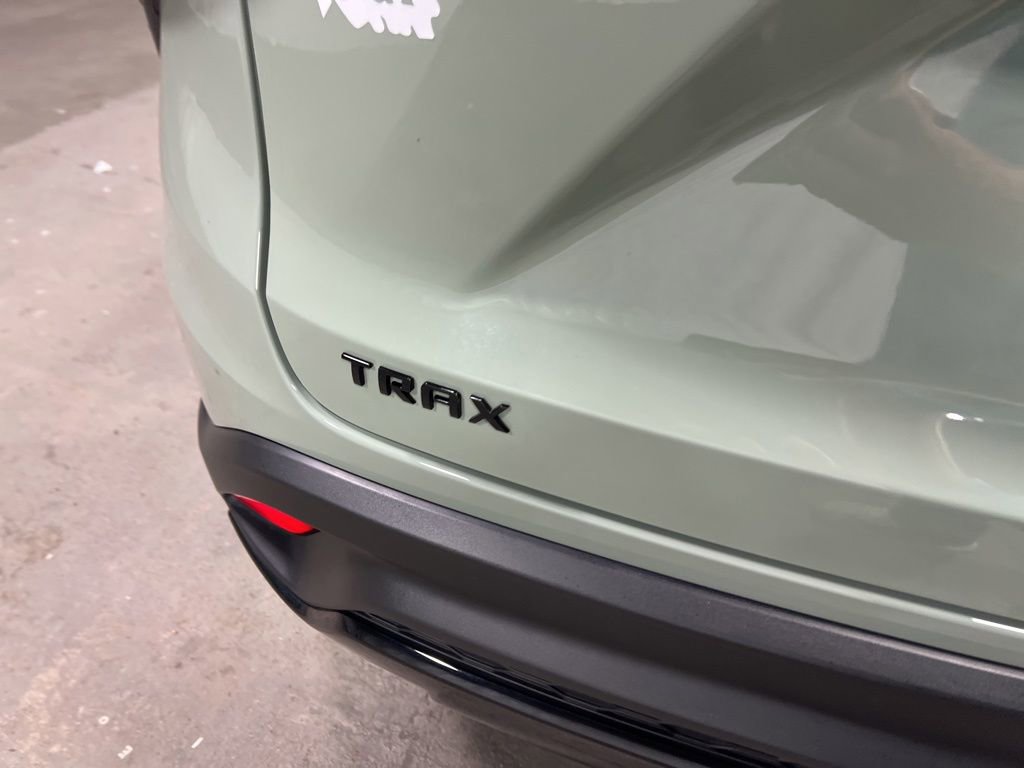 Used 2024 Chevrolet Trax RS FWD image 15