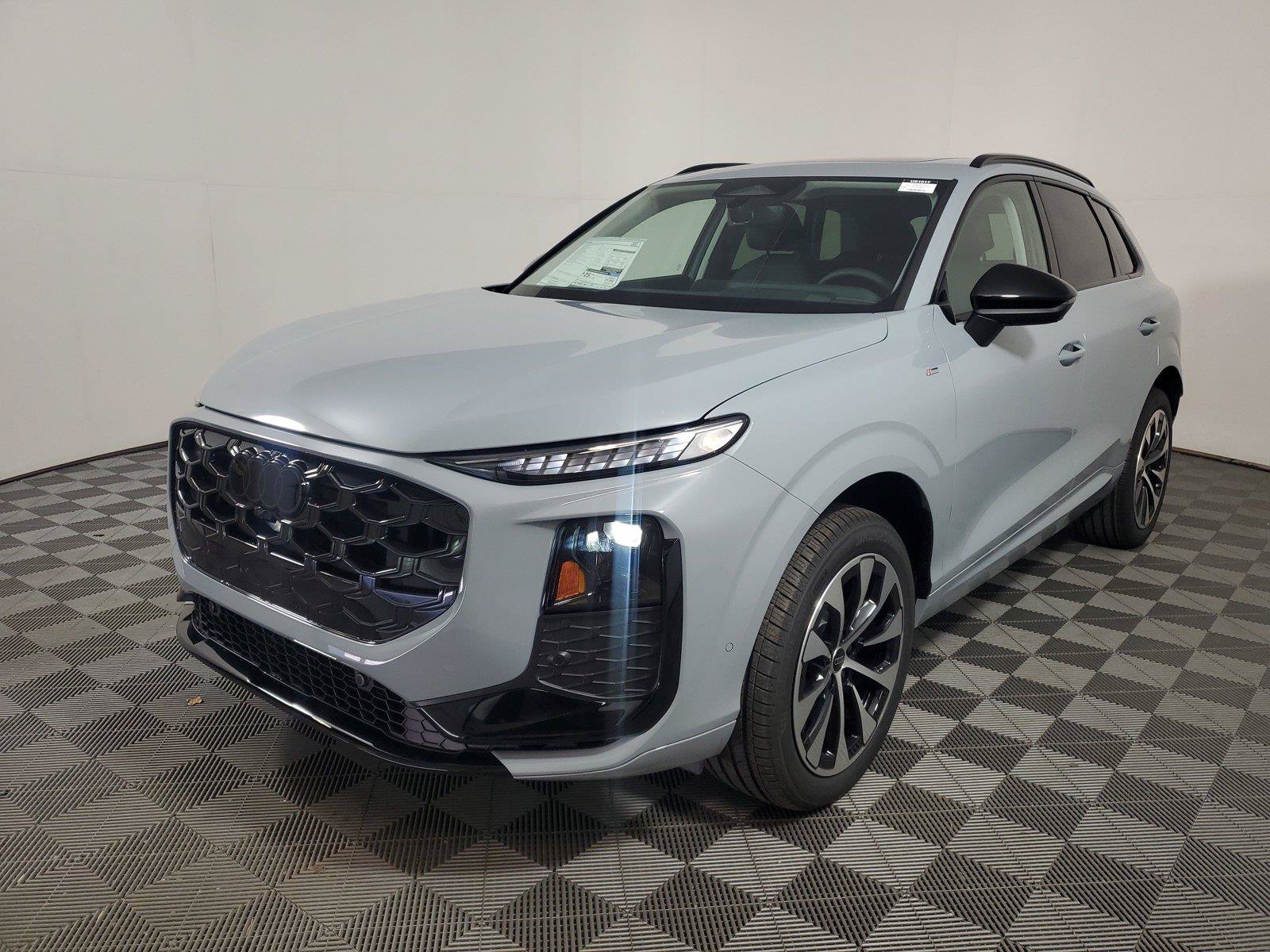 New 2026 Audi Q3 quattro 2.0T AWD/4WD image 3
