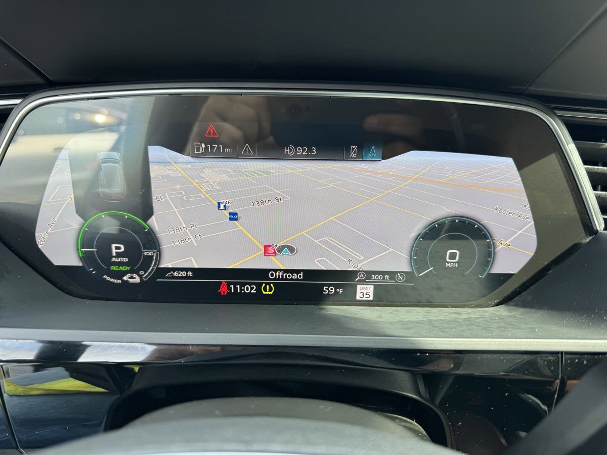 Used 2019 Audi e-tron Prestige w/ Prestige Package image 13