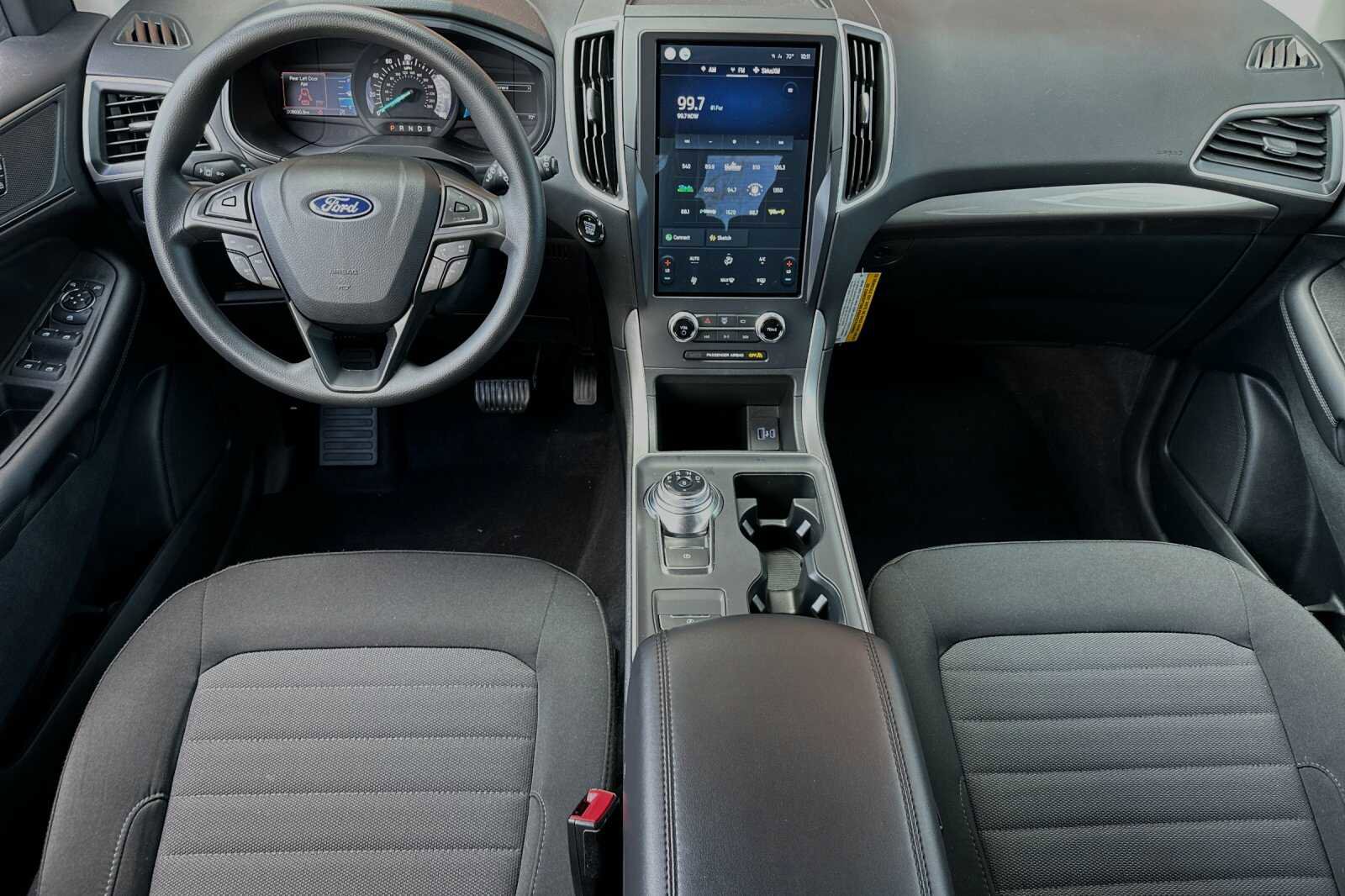New 2024 Ford Edge SE w/ Black Appearance Package image 10