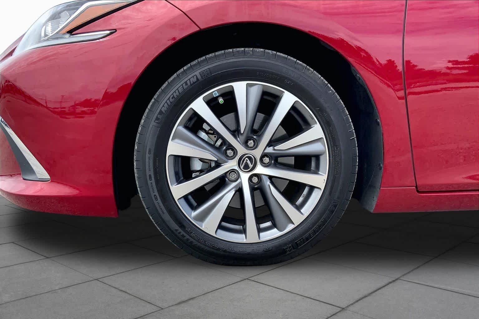 Used 2019 Lexus ES 350 w/ Premium Package FWD image 11