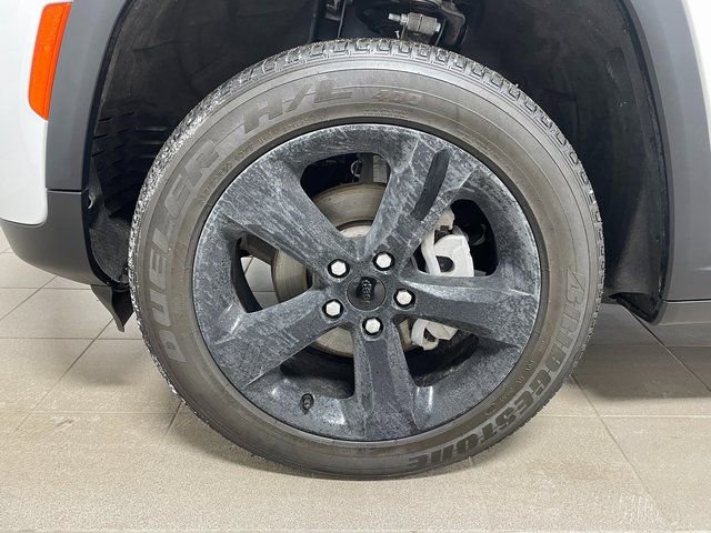 Used 2024 Jeep Grand Cherokee Altitude image 10