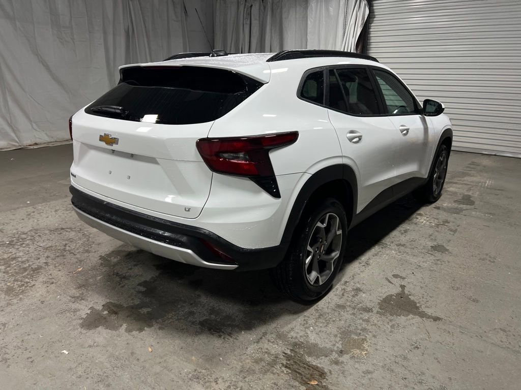 Used 2025 Chevrolet Trax LT image 7