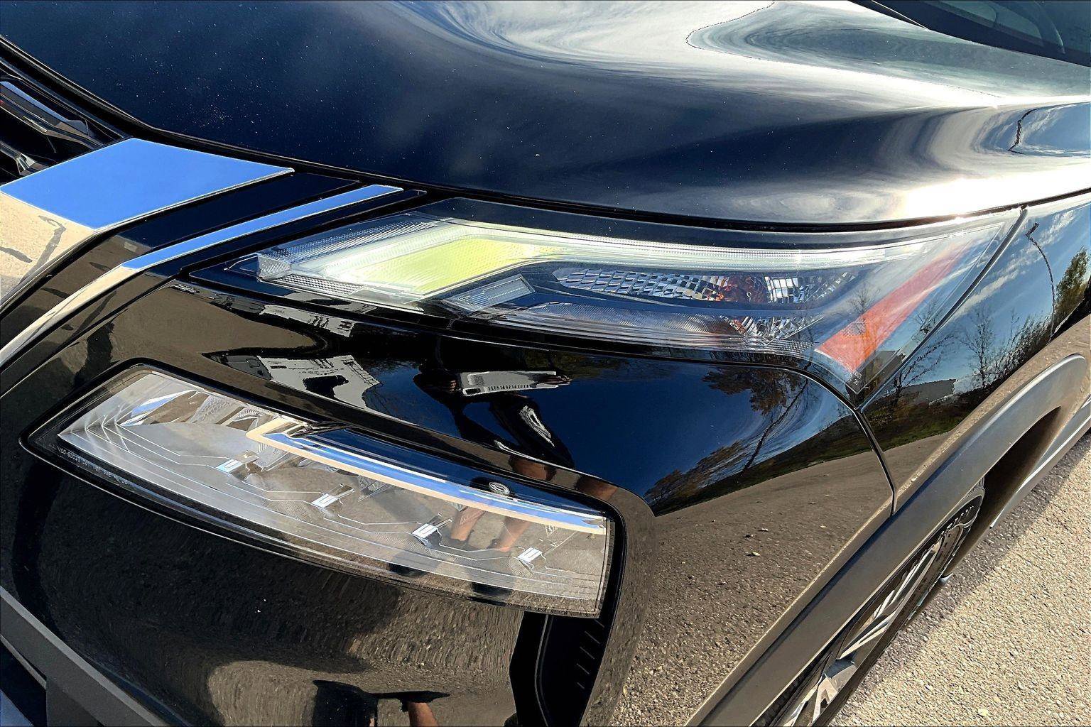 Used 2023 Nissan Rogue SV w/ SV Premium Package image 29