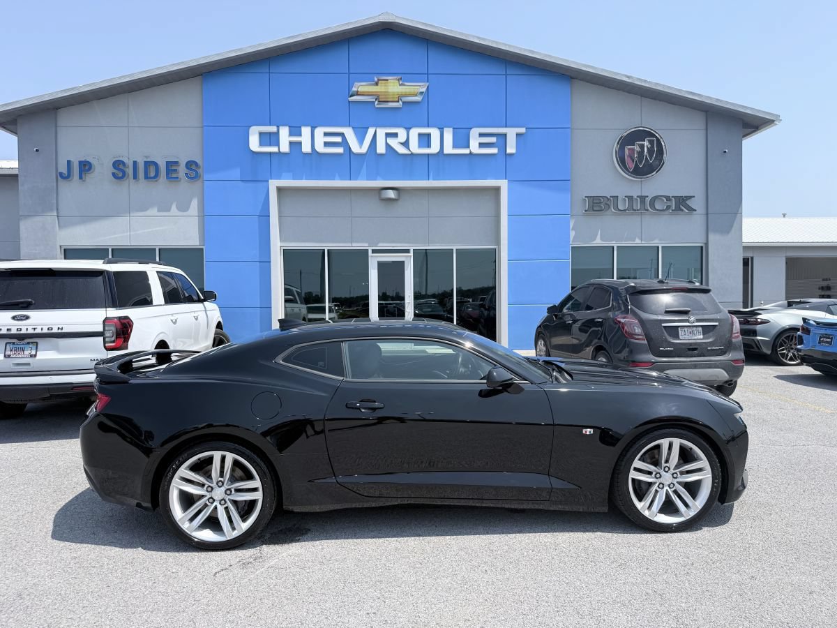 Used 2016 Chevrolet Camaro SS RWD image 4