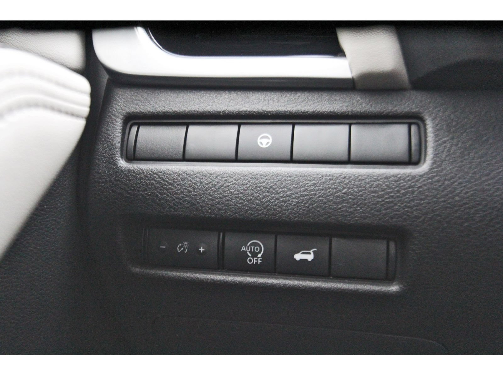 Used 2024 Nissan Rogue SL FWD image 20