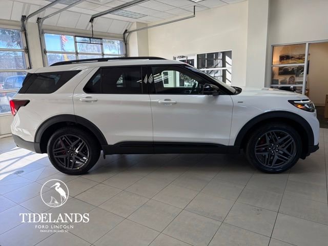 New 2026 Ford Explorer ST-Line w/ ST-Line Street Pack image 9