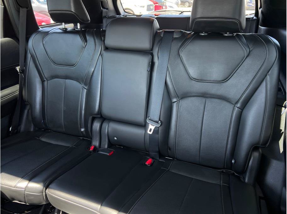 Used 2025 INFINITI QX60 Luxe w/ Black Edition FWD image 9