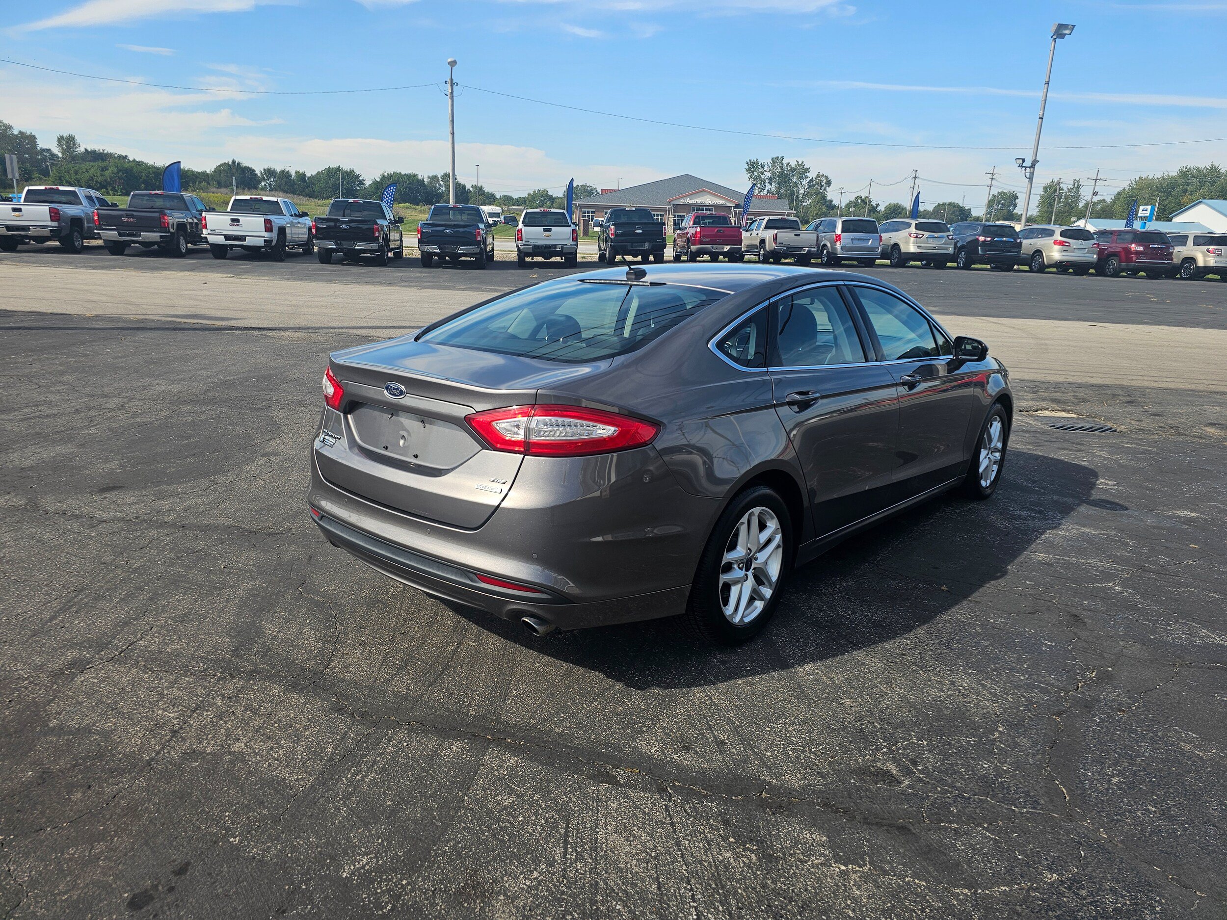 Used 2013 Ford Fusion SE FWD image 5