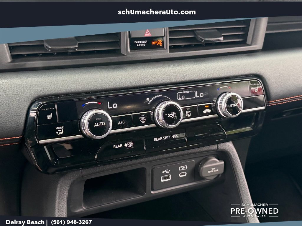 Used 2025 Honda Pilot Sport image 19