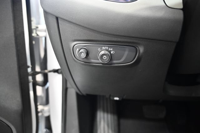 Used 2024 Chevrolet Equinox LT FWD image 24