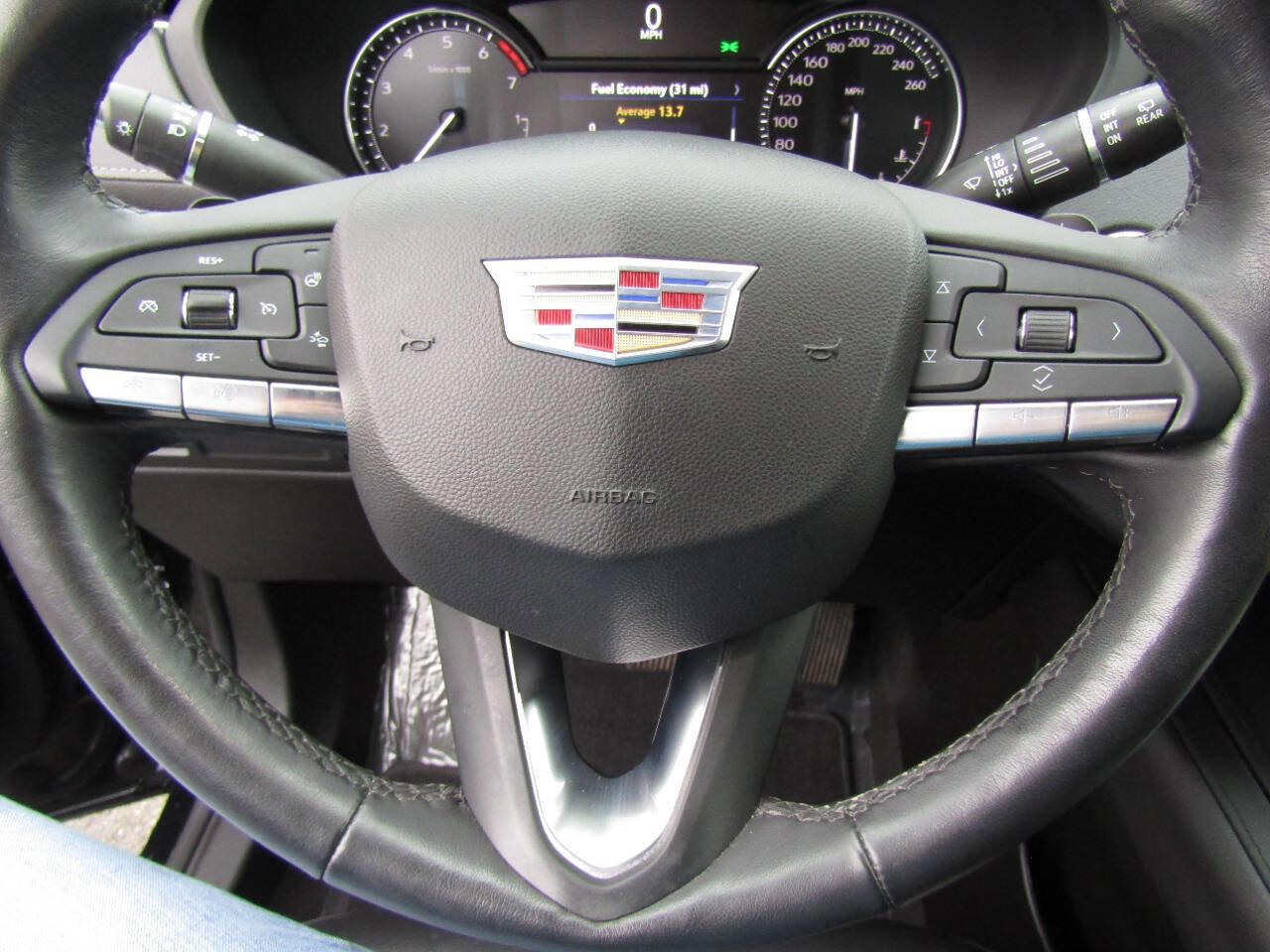 Used 2022 Cadillac XT4 Luxury image 18