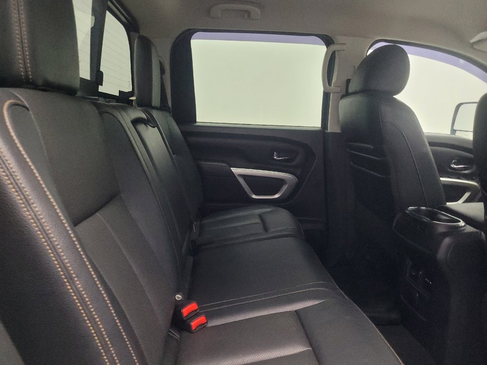 Used 2017 Nissan Titan SL image 19