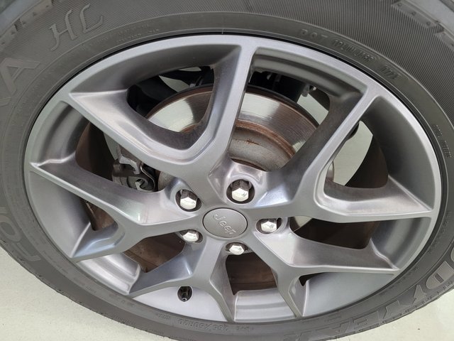 Used 2019 Jeep Grand Cherokee Limited X image 33