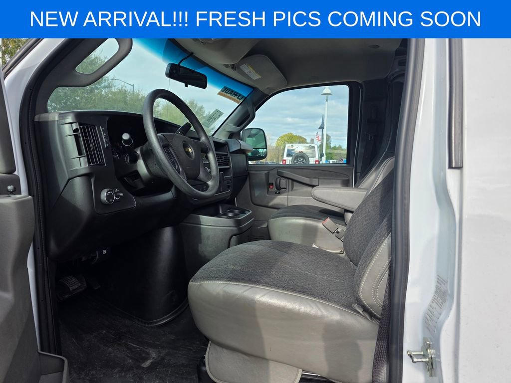 Used 2024 Chevrolet Express 2500 w/ Driver Convenience Package image 13