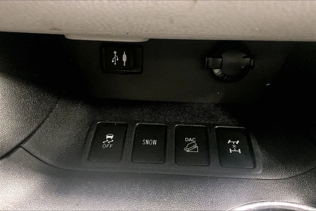Used 2016 Toyota Highlander Limited Platinum image 22