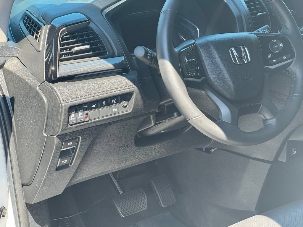 Used 2024 Honda Odyssey Elite image 16