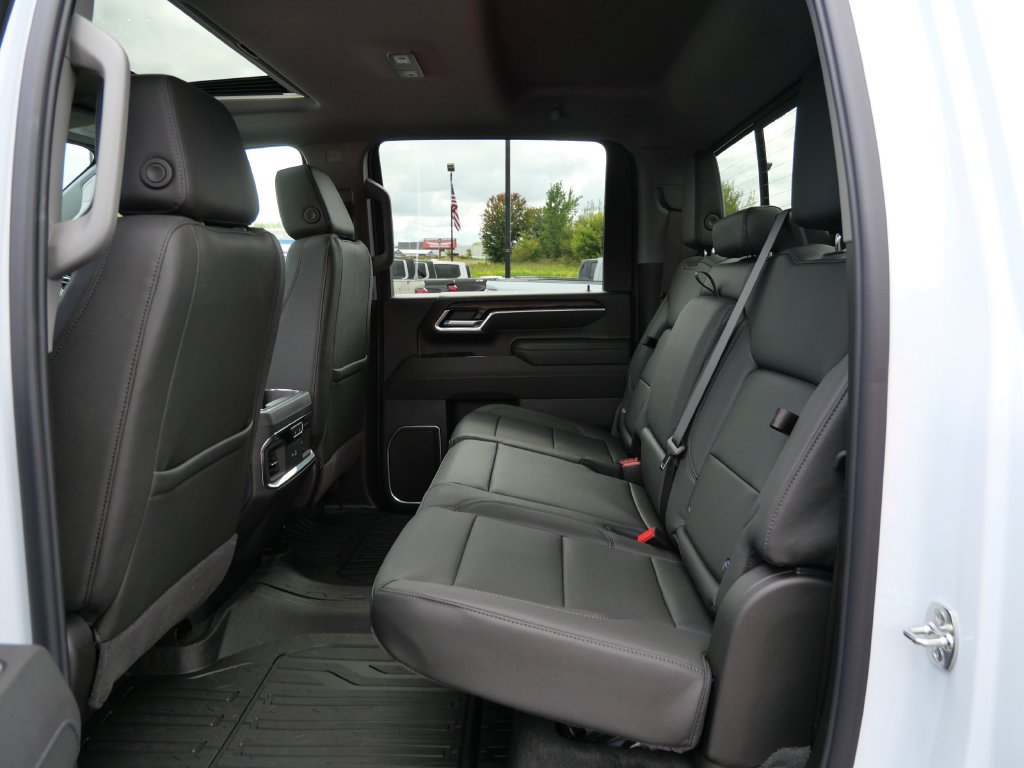 New 2026 GMC Sierra 3500 SLT w/ SLT Premium Package AWD/4WD image 9