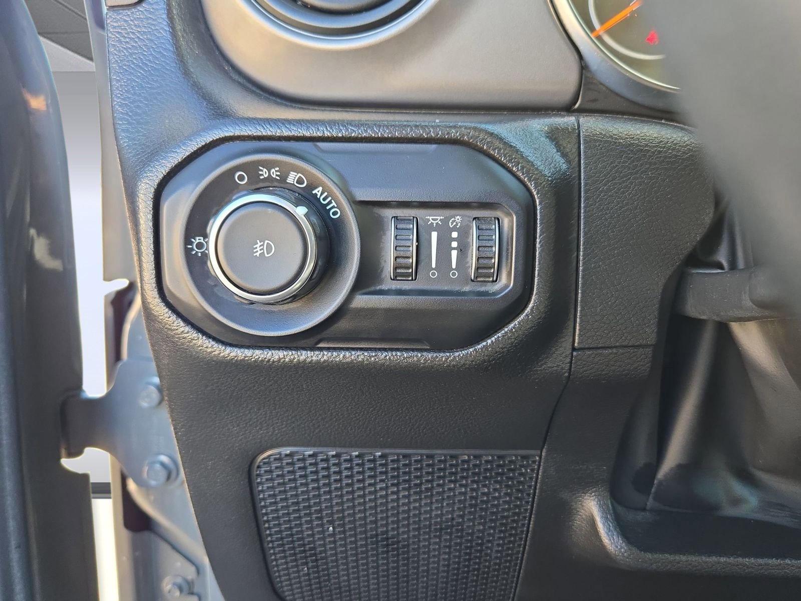 Used 2022 Jeep Wrangler Unlimited Sport image 26