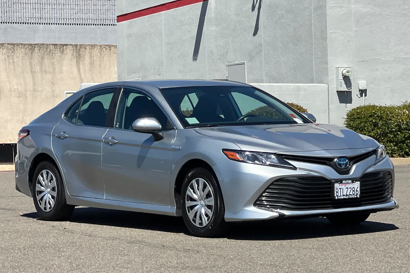 Used 2020 Toyota Camry LE FWD image 5