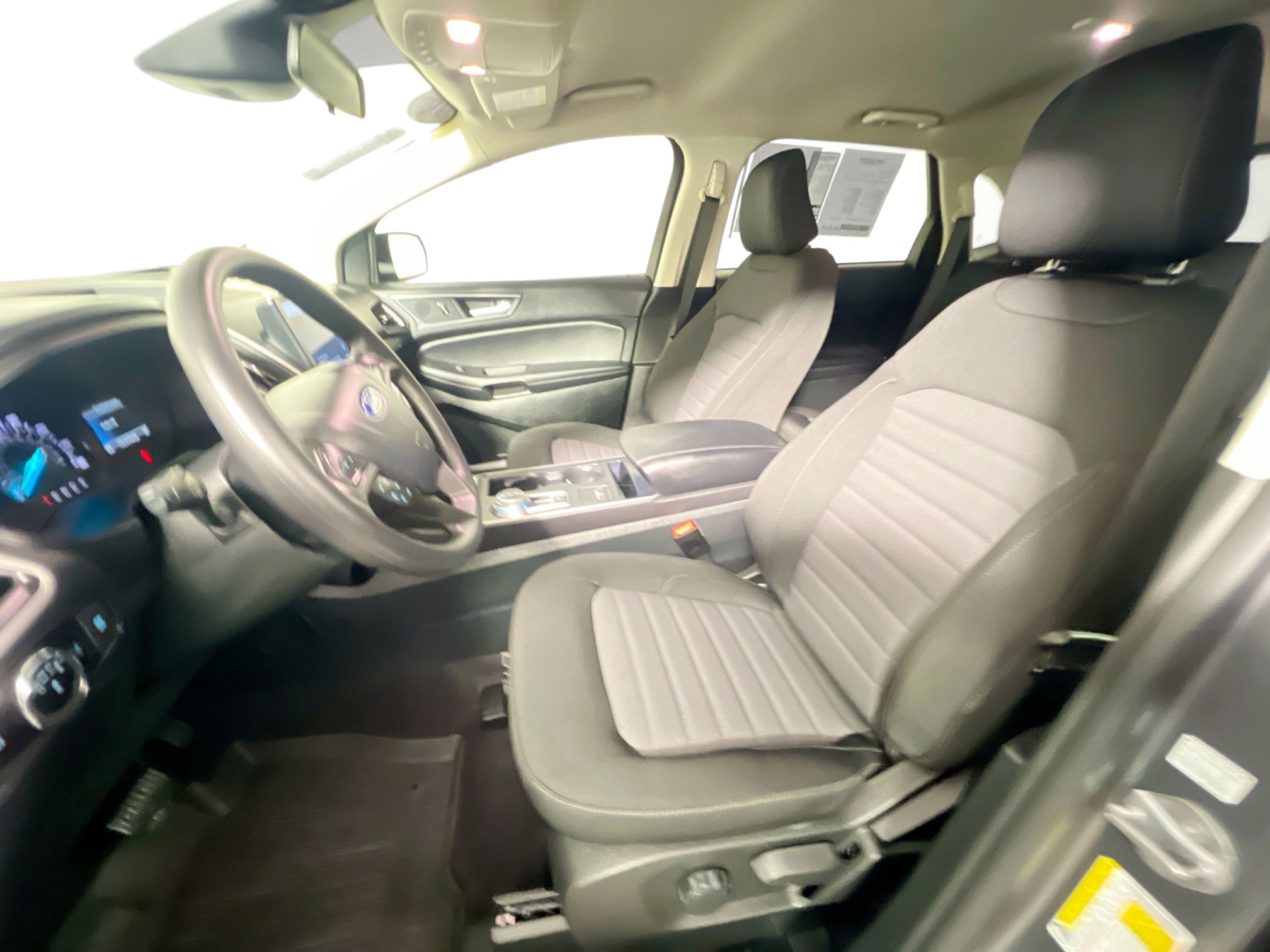 Used 2024 Ford Edge SE w/ Black Appearance Package image 14