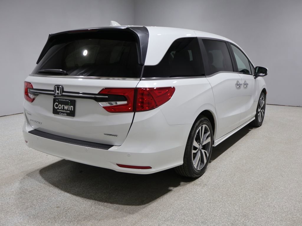 Used 2024 Honda Odyssey Touring image 2
