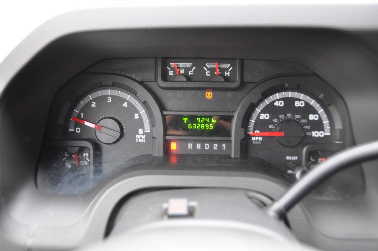 Used 2014 Ford E-250 and Econoline 250 Extended w/ Power Group RWD image 16