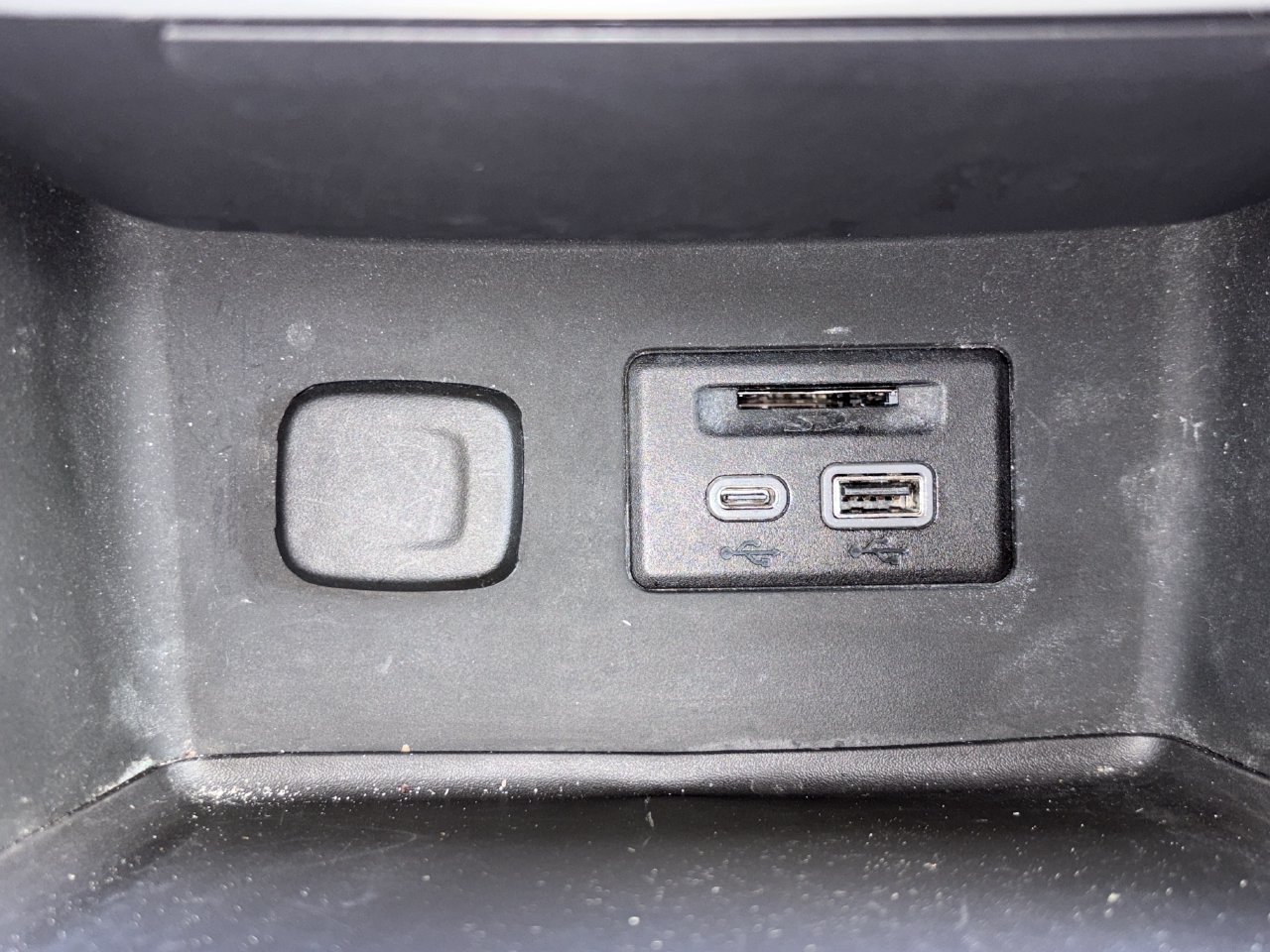 Used 2023 GMC Acadia SLT FWD image 6