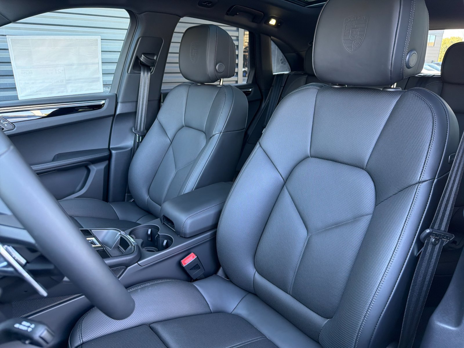 New 2026 Porsche Macan AWD/4WD image 5