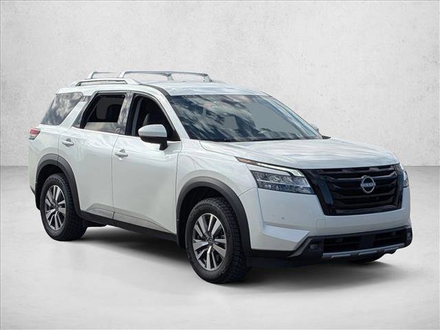 Used 2022 Nissan Pathfinder SL w/ Lighting Package (N92) image 3