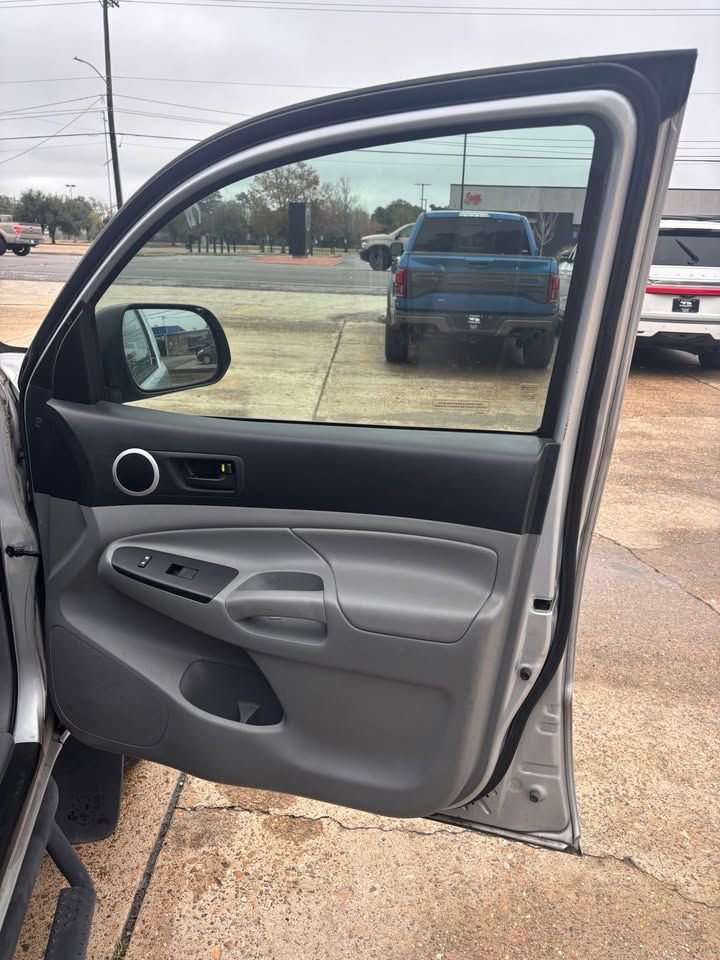 Used 2013 Toyota Tacoma 4x4 Double Cab w/ TRD Off-Road Pkg image 11