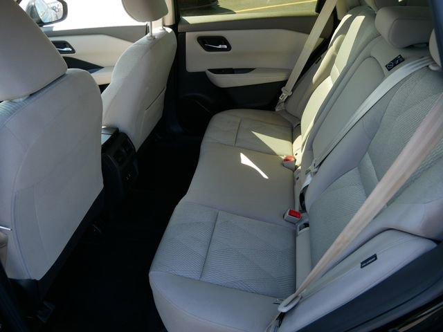 Used 2024 Nissan Rogue SV image 8