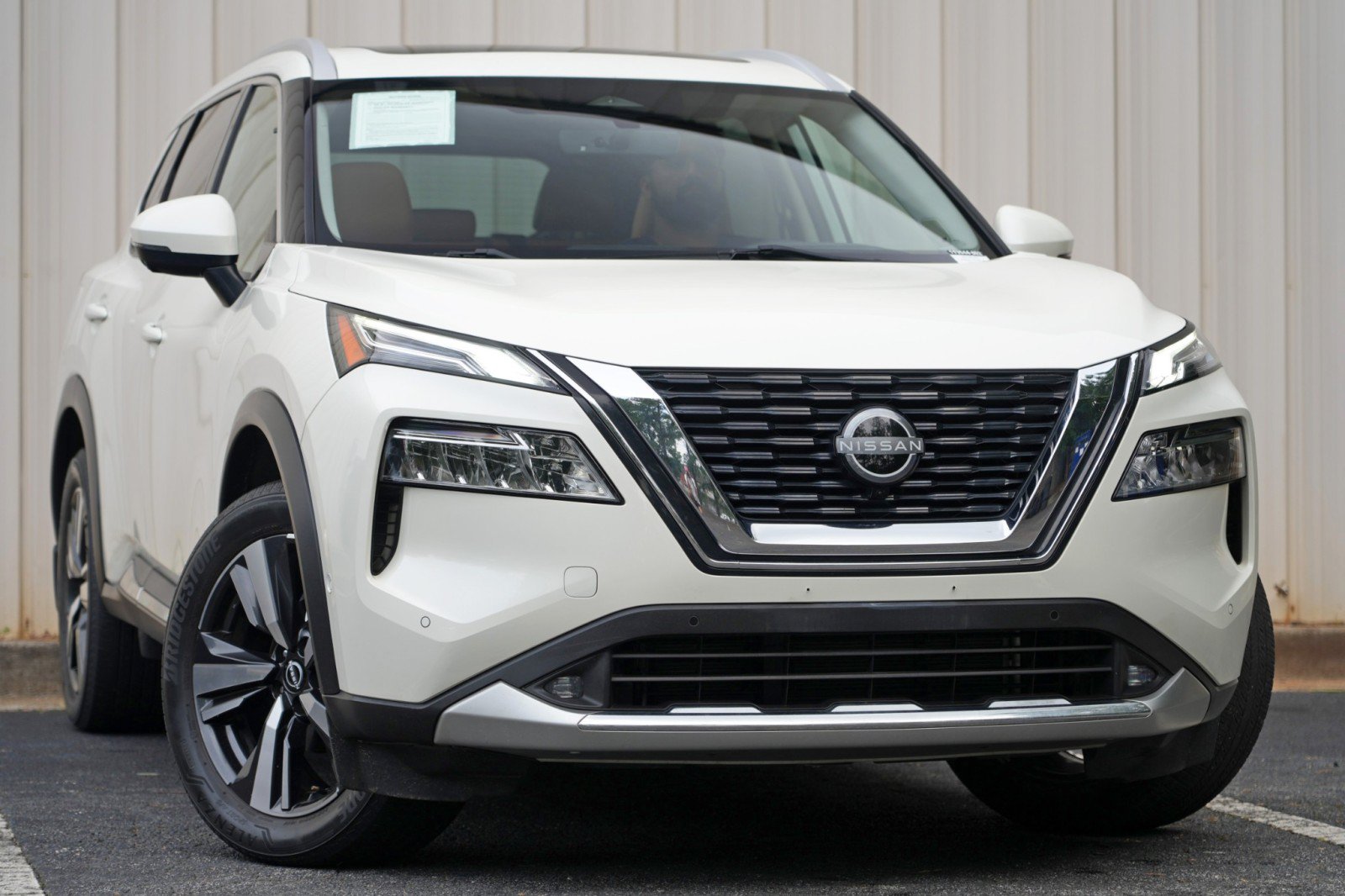Used 2022 Nissan Rogue Platinum w/ Head-Up Display Package FWD image 2